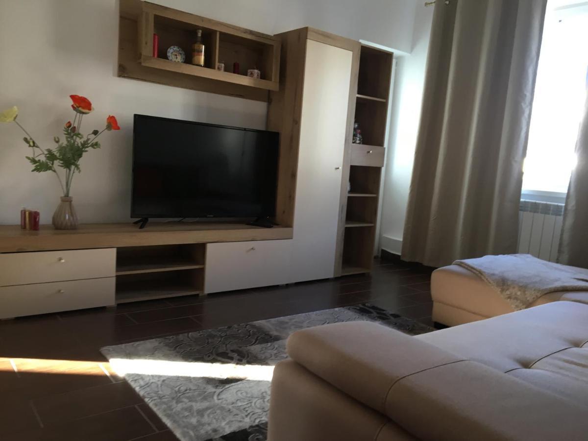 Central Home Piatra Neamţ Esterno foto