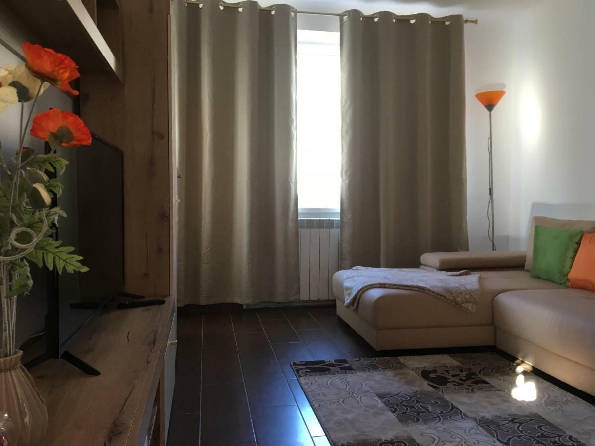 Central Home Piatra Neamţ Esterno foto